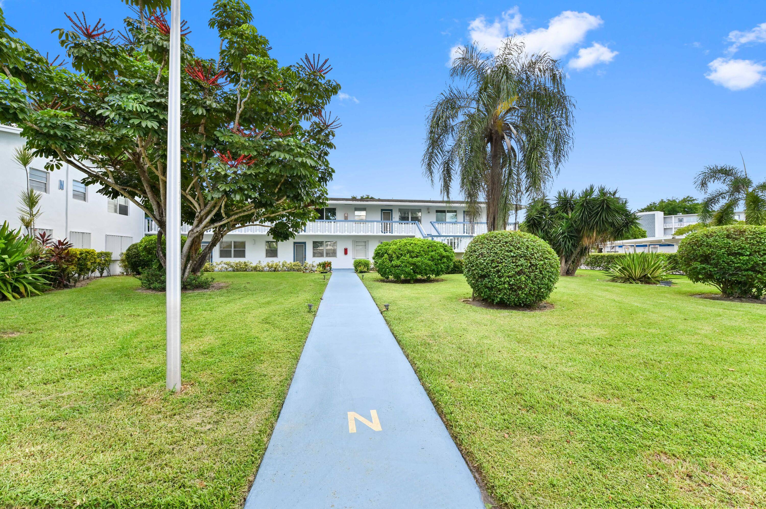Immerse yourself in a life of comfort, luxury, and convenience at 418 Durham N in the heart of picturesque Deerfield Beach, Florida.