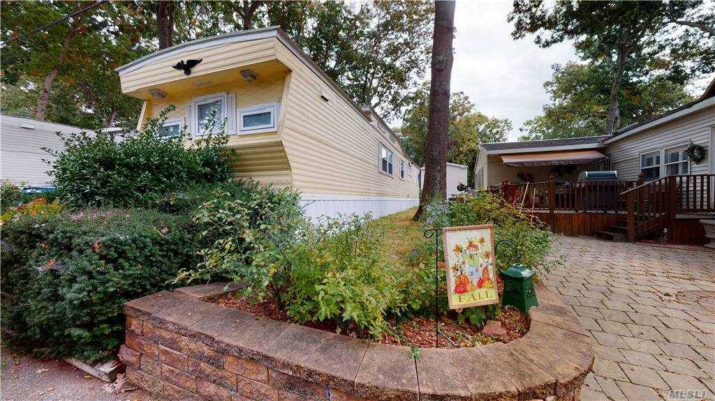 658- F7 Sound Ave, Wading River NY 11792