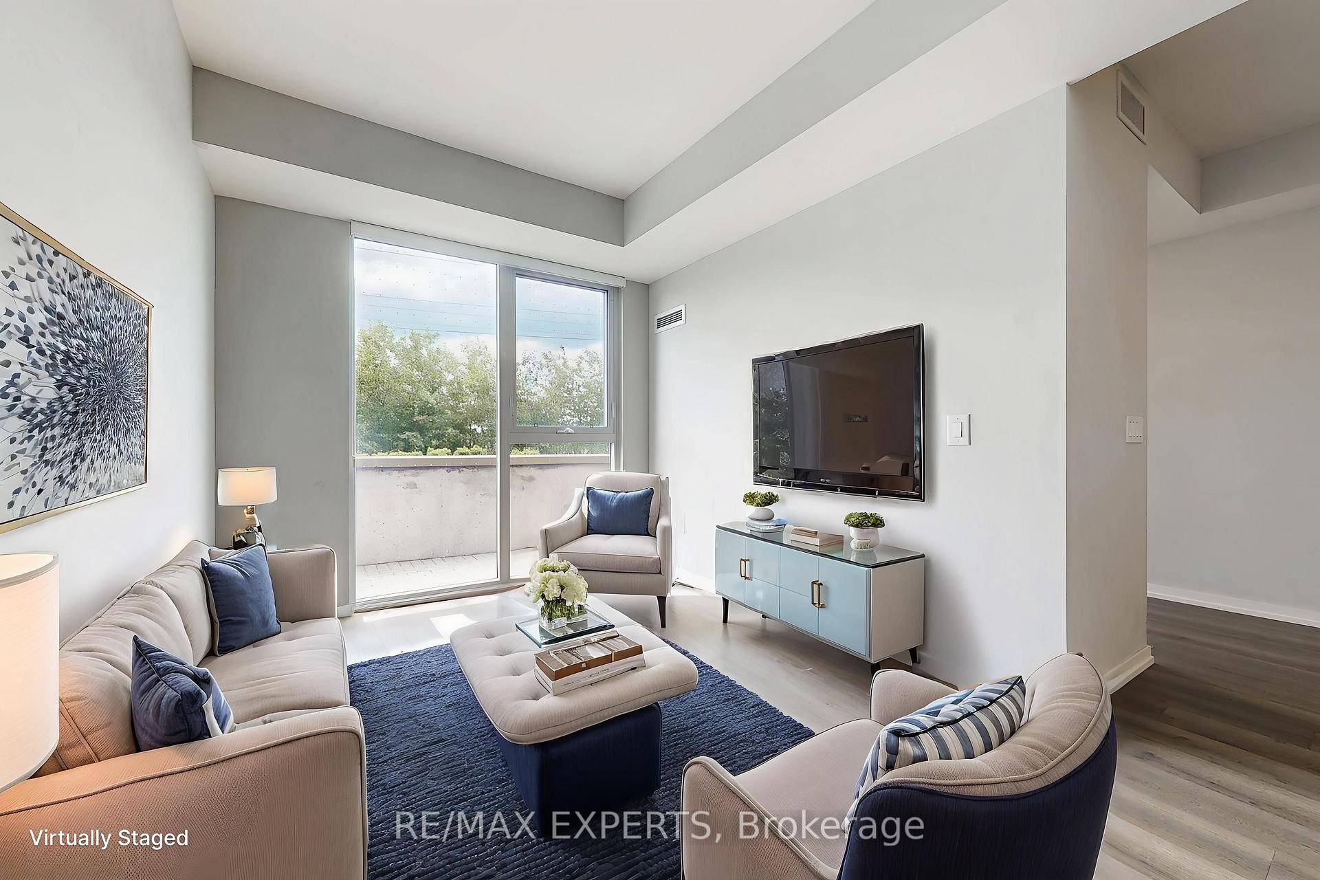 Excellent Opportunity Awaits to lease a beautifully appointed 2 storey unit at The Bayview on Bennett !