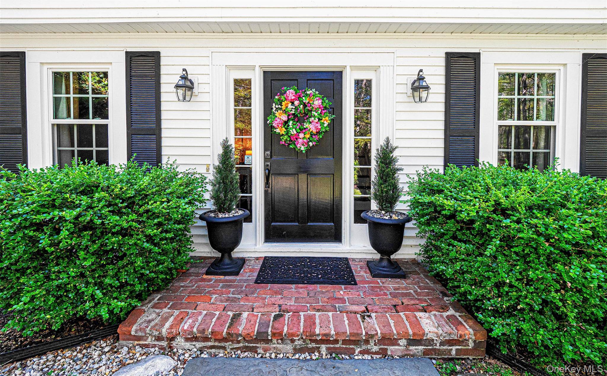 This Center Hall Colonial, w its combination of classic elegance, modern amenities amp ; outdoor features ; offers a luxurious amp ; comfortable lifestyle.
