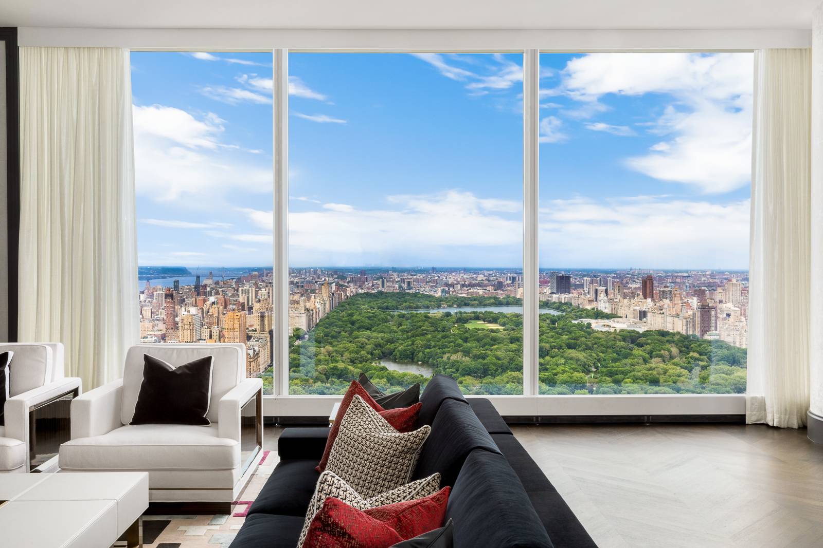 This three bedroom, three and one half bathroom residence at Central Park Tower offers gracious living enhanced by quintessential Central Park views from an elevation over 640 feet.