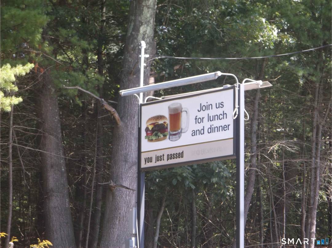 LEASE OPPORTUNITY Existing 4' x 8' freestanding sign structure available for lease at a highly visible corner location with strong daily traffic exposure near the Putnam Thompson line.