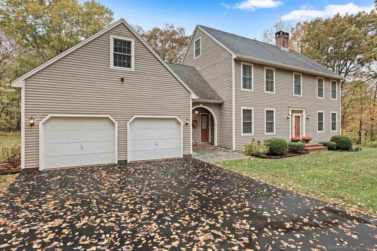 Welcome to 82 Harvest Wood, a 4 bedroom, 2.