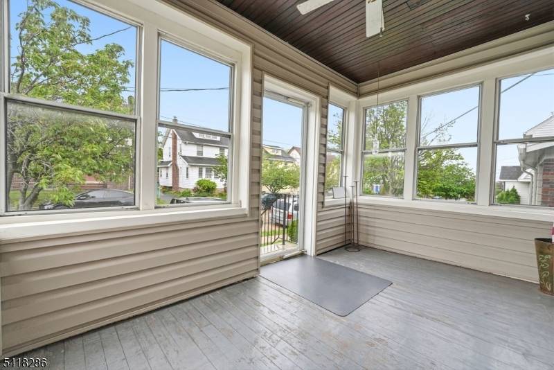 Terrific home in a terrific neighborhood !