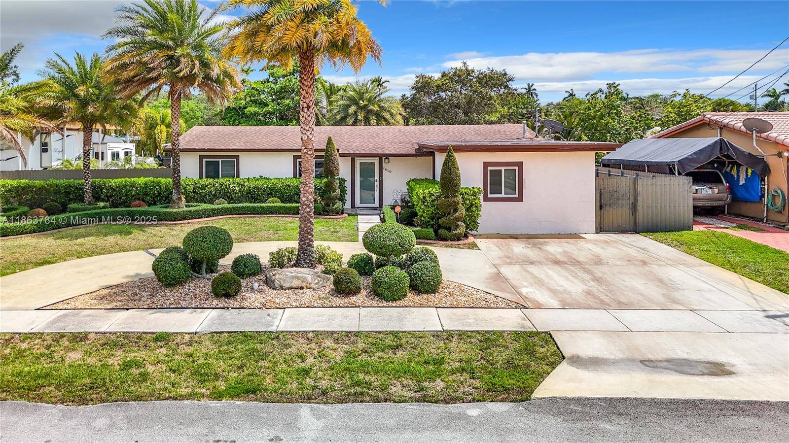 Price Reduced ! Welcome to this stunning Ft.