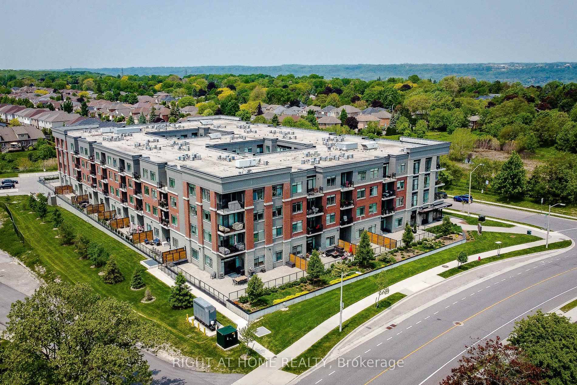 Hamilton's desirable Mountview neighbourhood condo for sale !