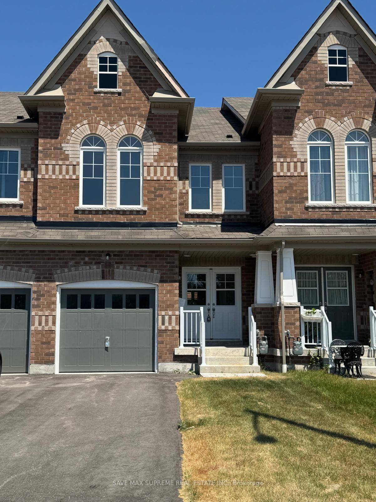 Brand New Never lived in 2 Storey traditional townhome in heart of North Eastdale.