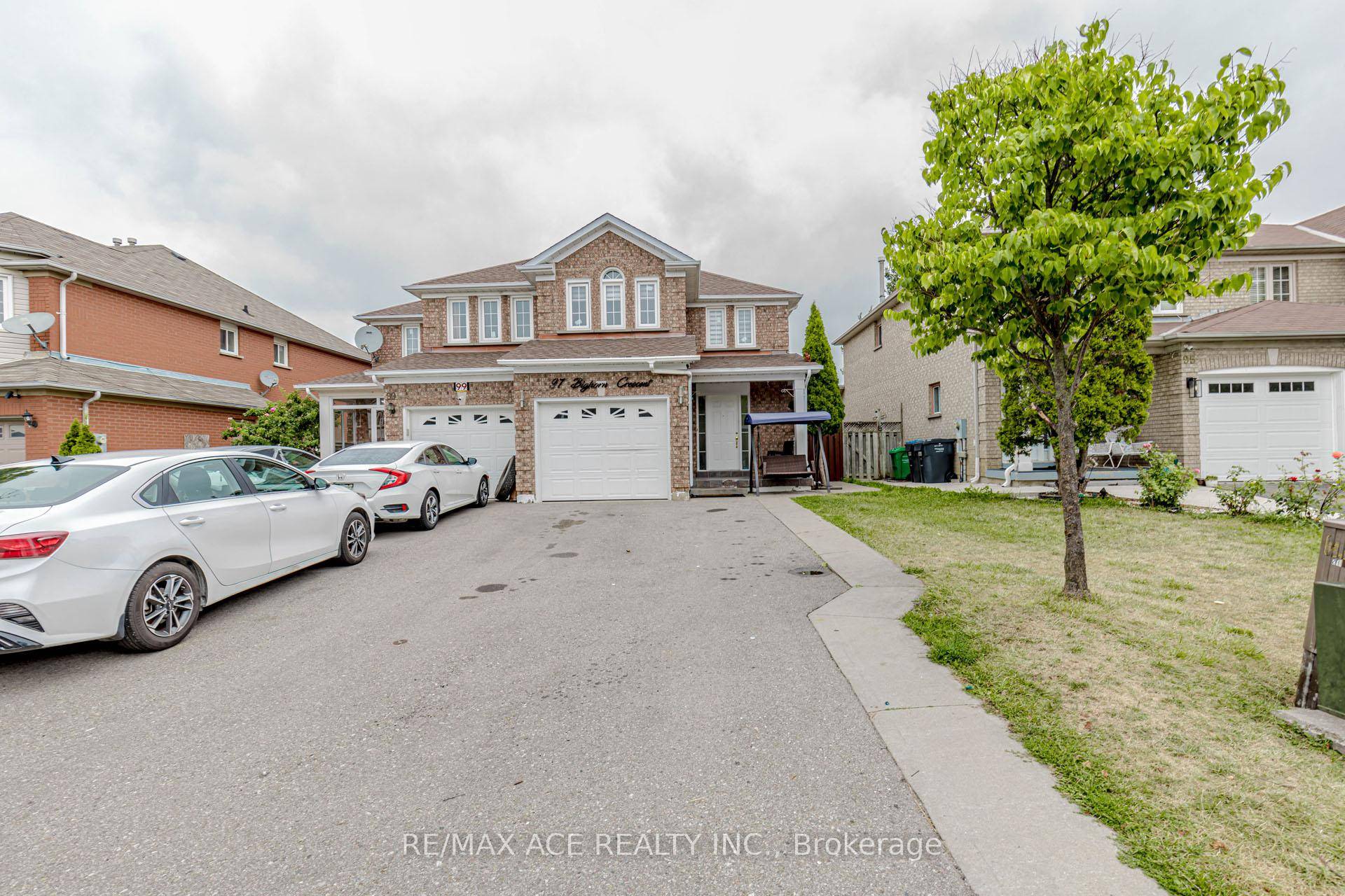 Welcome to your new home at 97 Bighorn Crescent, nestled in Brampton s Sandringham Wellington neighborhood.