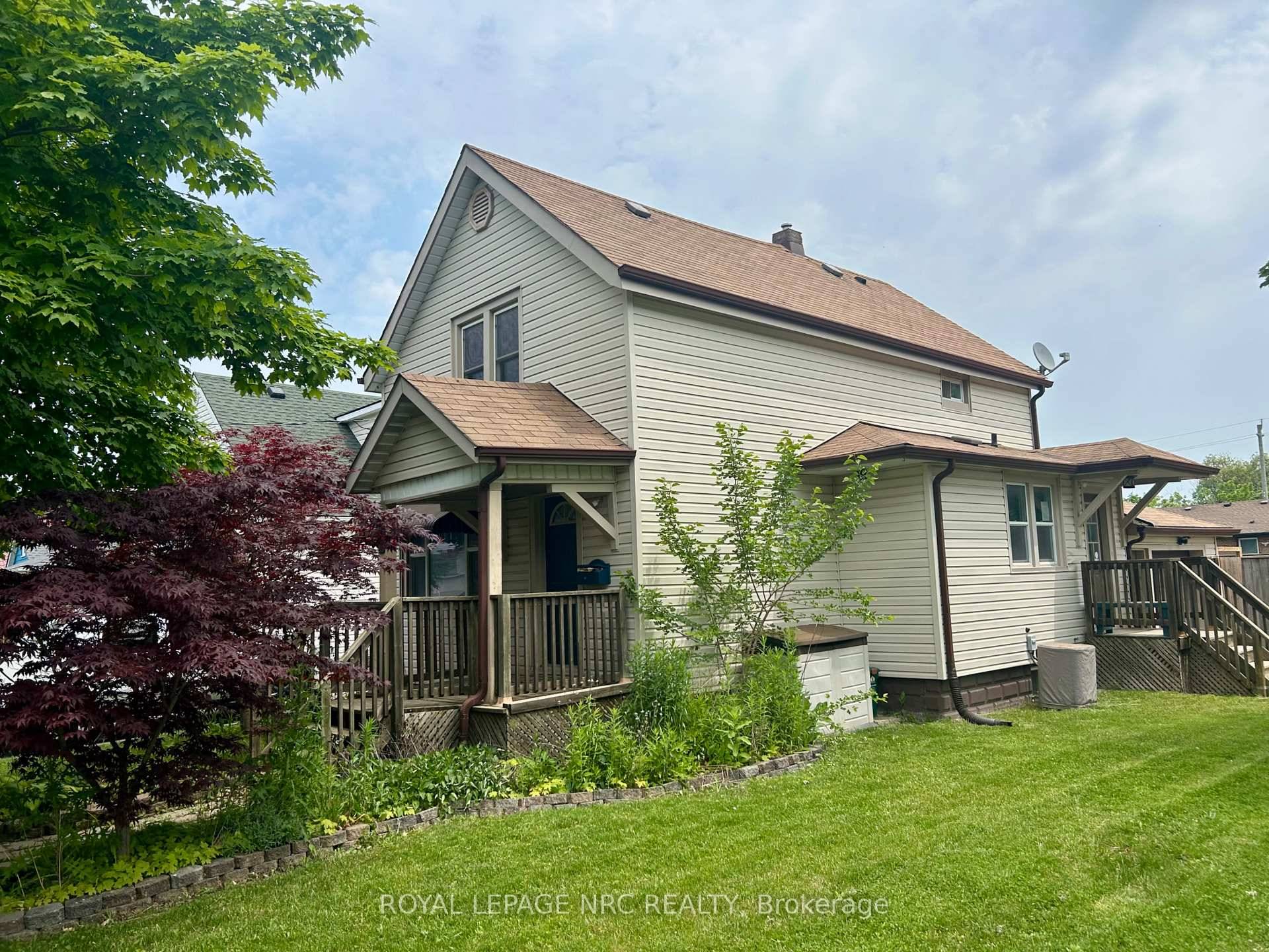 This spacious 3 bedroom, 1.