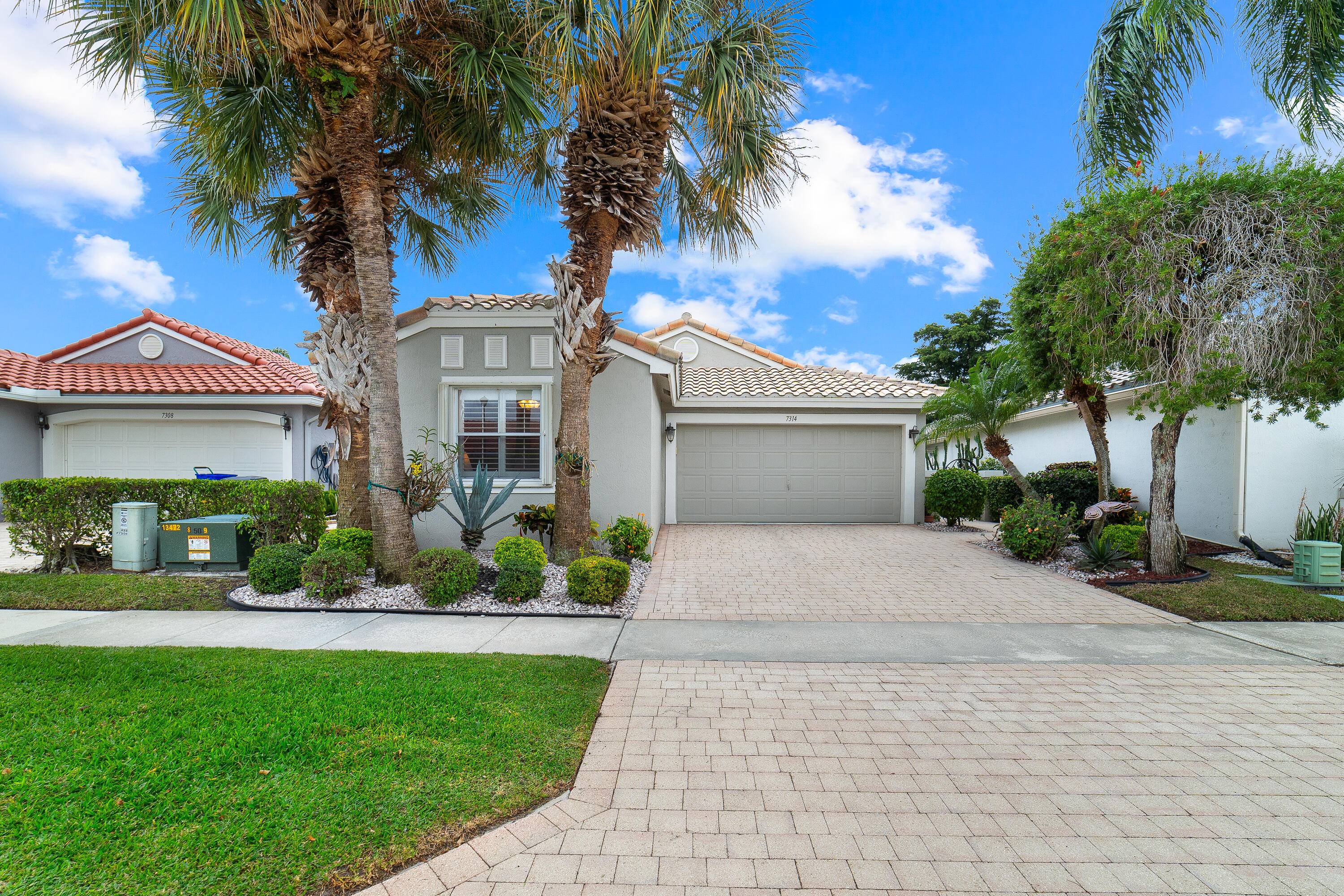 Welcome to this charming single family home in the highly sought after 55 community of The Cascades !