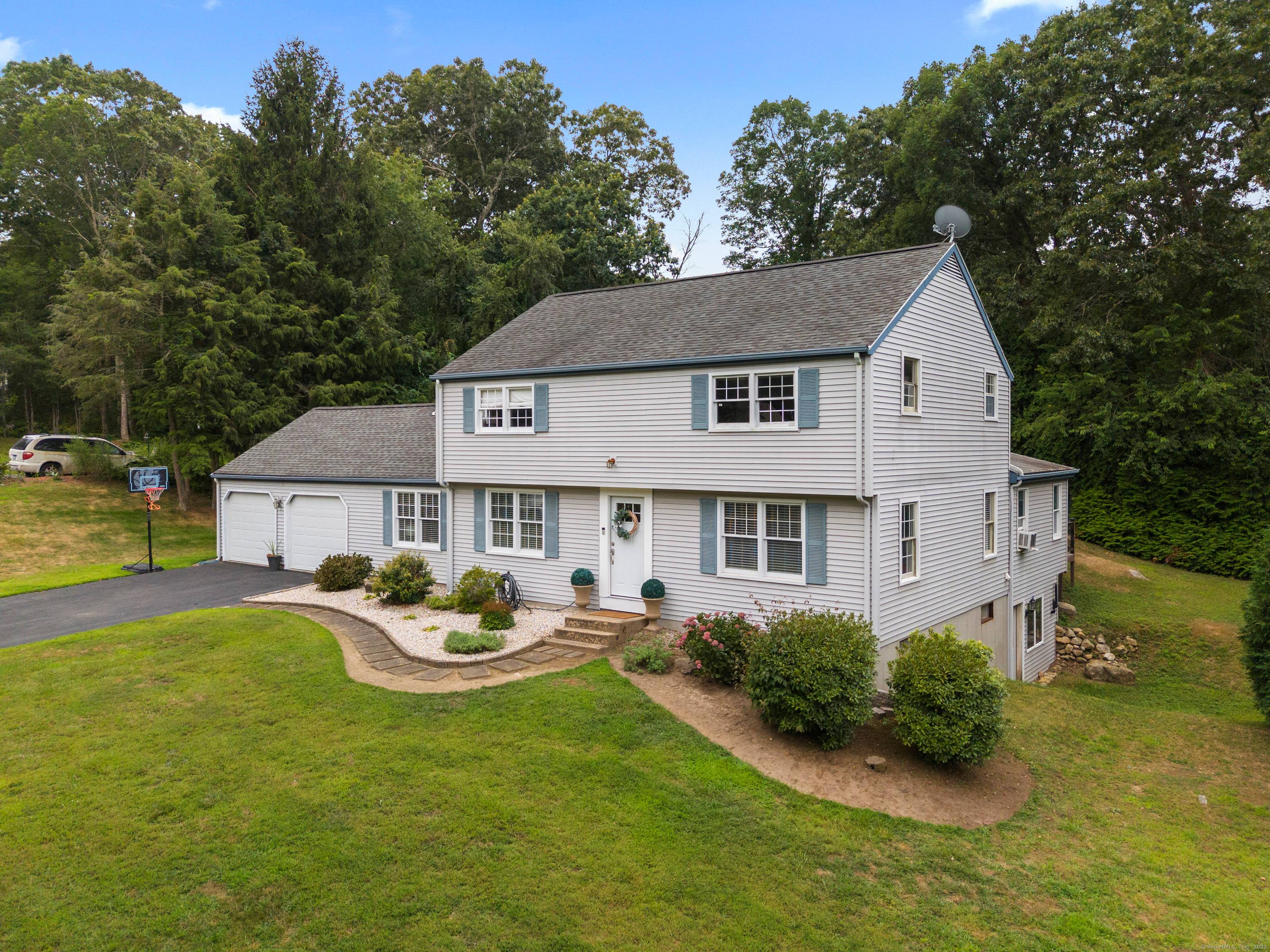 Welcome to this amazing 4 bedroom, 3 bathroom home that perfectly combines functionality, comfort, and outdoor living.