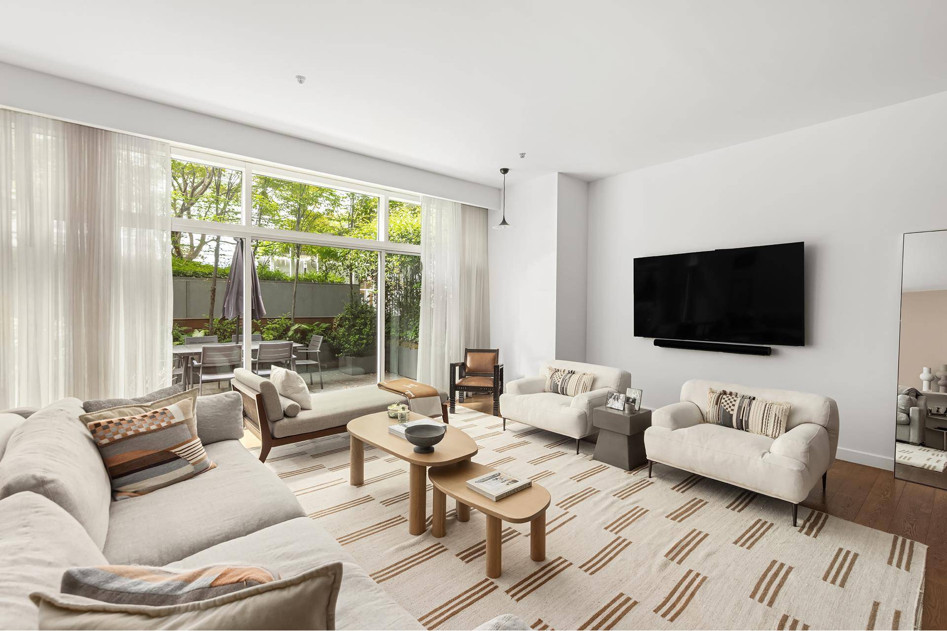 Experience the epitome of Soho luxury in this stunning 3 bedroom convertible 4 bed, 3 bathroom townhouse at 311 West Broadway TH4.