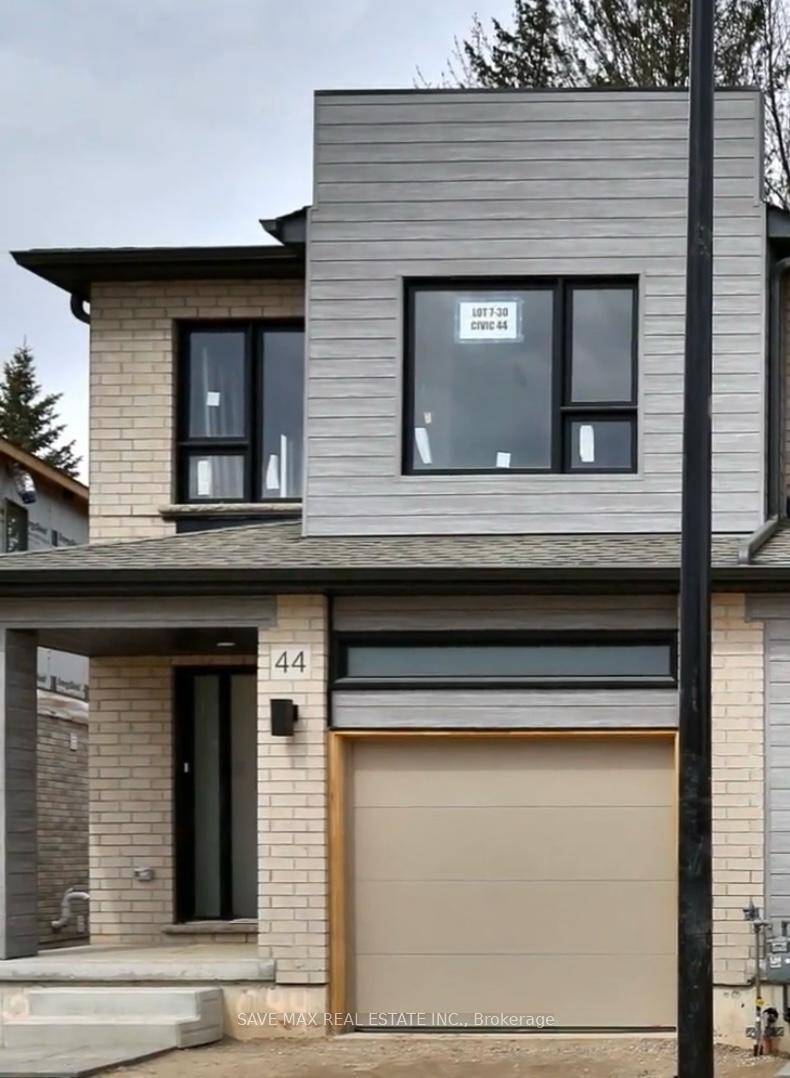 End Unit Townhouse for Lease !