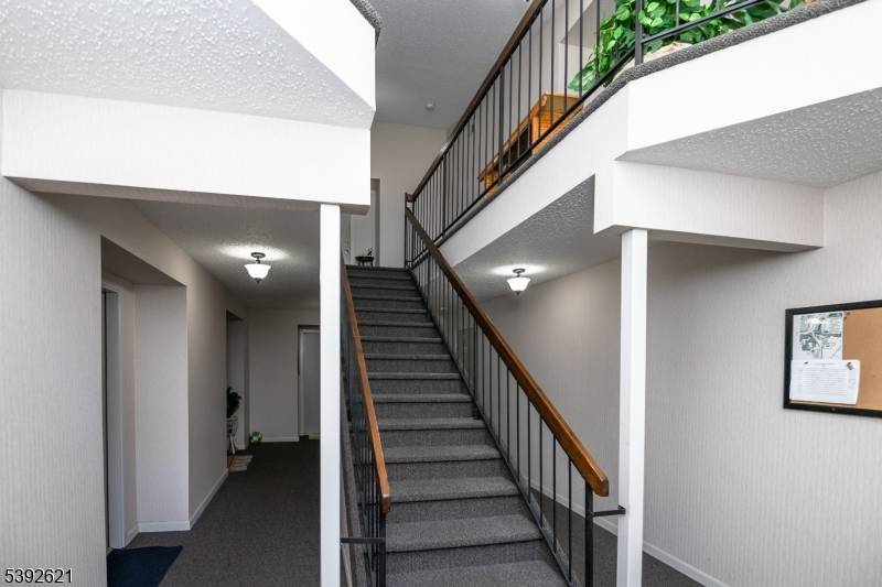 Prime Location Meets Peaceful Privacy !