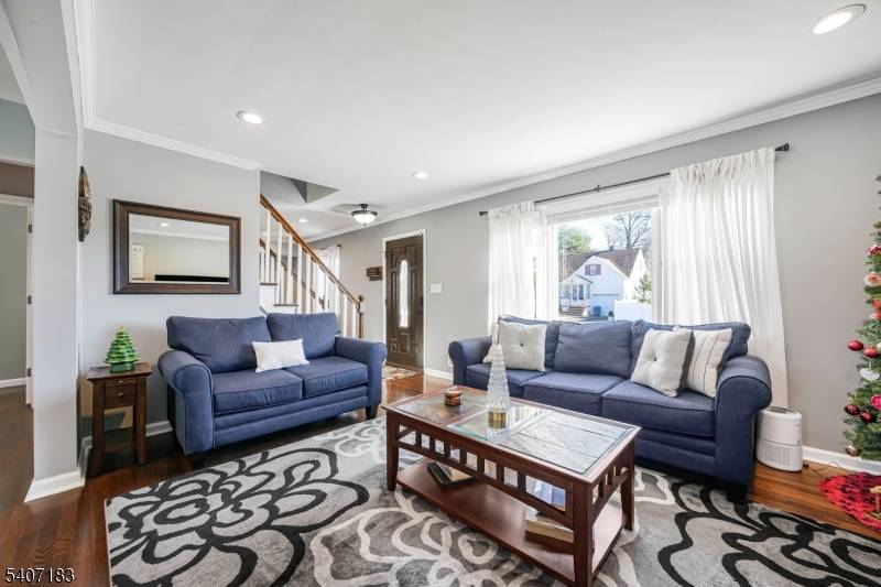 Welcome to 1322 Glendale Place in Union a beautifully renovated and impeccably maintained 3 bedroom, 2 full bath home set on a level, fully fenced lot in a fantastic neighborhood.