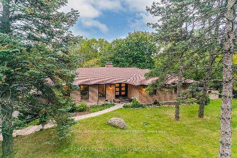 Gorgeous Raised Bungalow Highly sought after very private and prestigious estate area of Caledon, Palgrave.