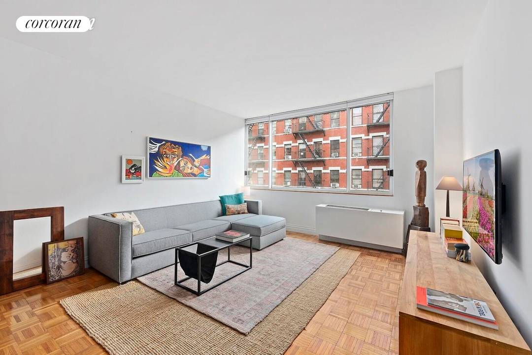 Residence 3C at 350 West 50th is a bright and spacious one bedroom in the vibrant Hell's Kitchen Clinton neighborhood.