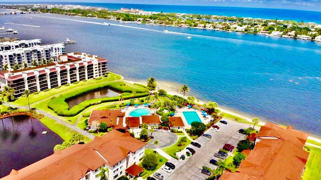 Welcome to Half Moon Bay Florida Living at Its Finest !