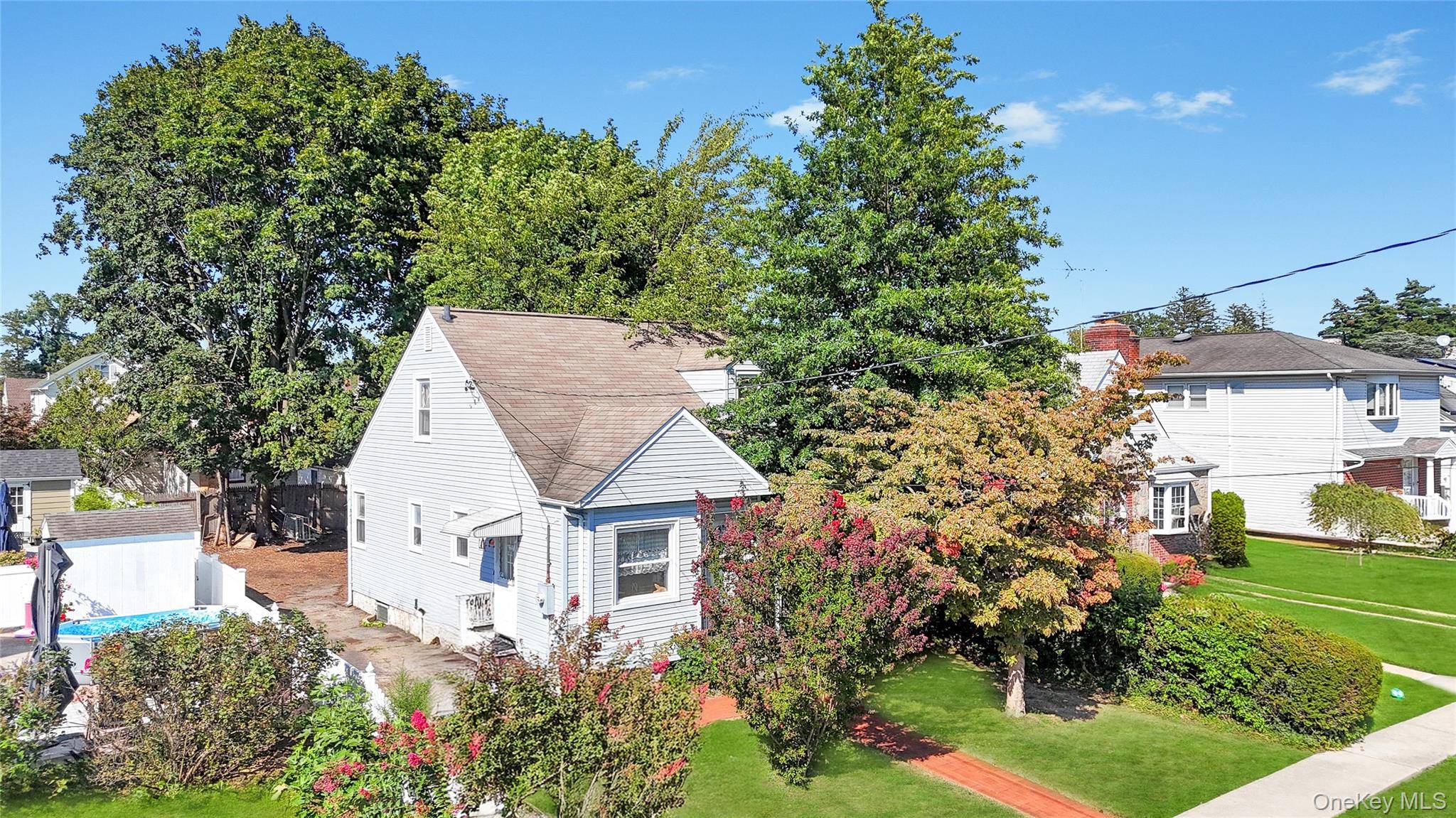Welcome to this Cozy Cape Cod located in the Town of Hempstead.