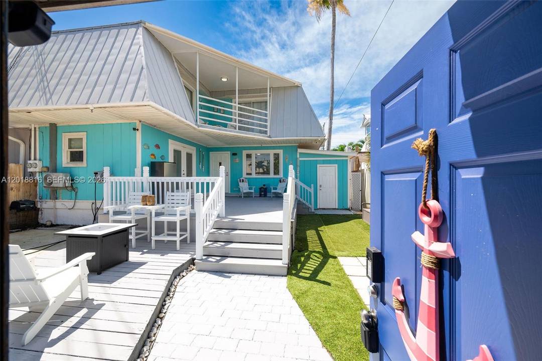 Amazing spacious two story 2 bedroom, 2 bath attached home located in the heart of beautiful Key West !
