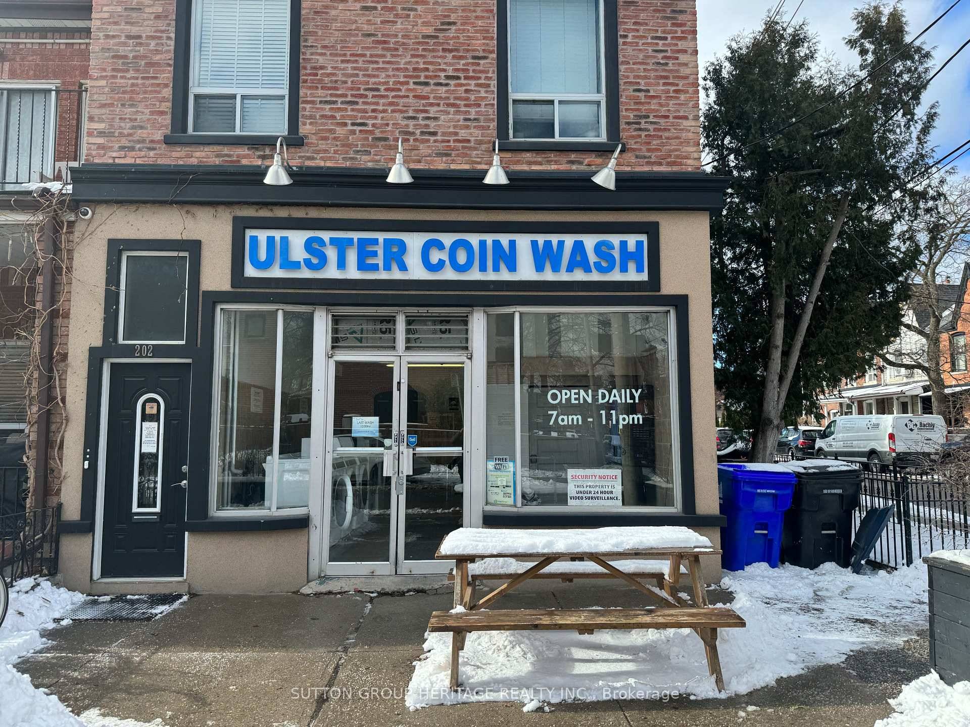 Description Welcome to 202 Lippincott this Turnkey Coin Operated Laundromat in a Prime Downtown Toronto Location !