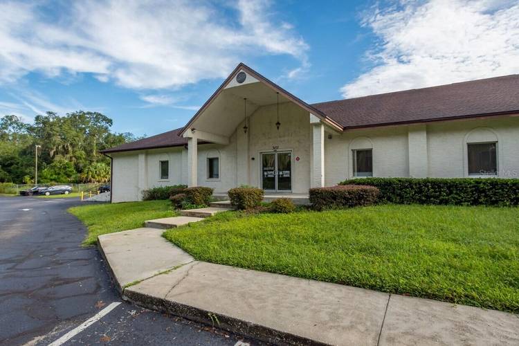 10, 285 sq ft office space, perfect for retail or conference space for lease on high traffic main SR 40 East West corridor.