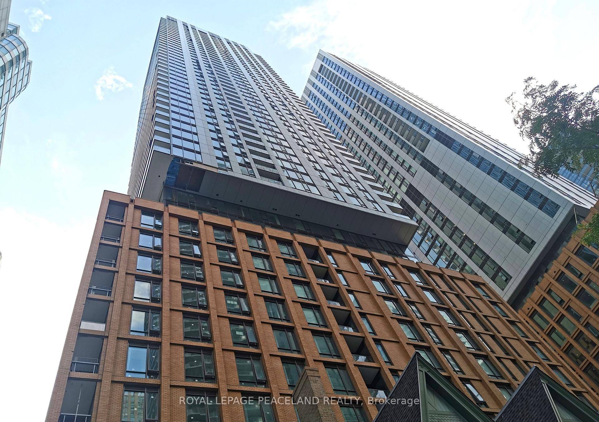 Experience downtown living at its finest in this 2 bedroom WITH windows 2 bathroom condo, east facing full of natural lights.