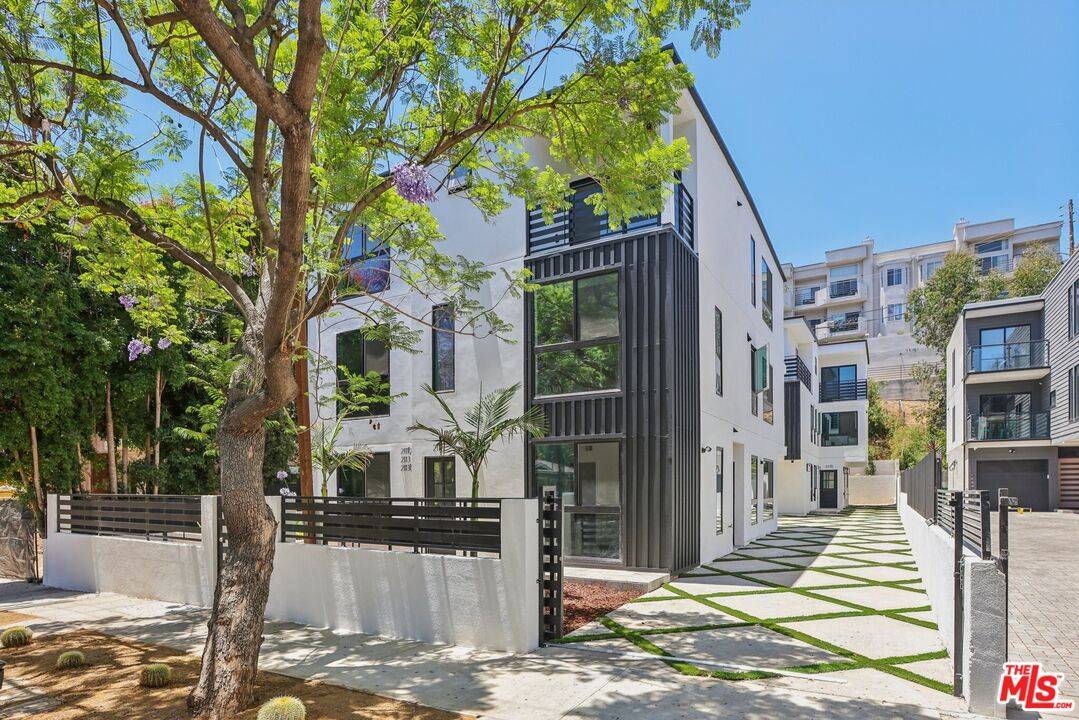 2111 1/2 Holly Dr 4BR Hollywood Hills East La