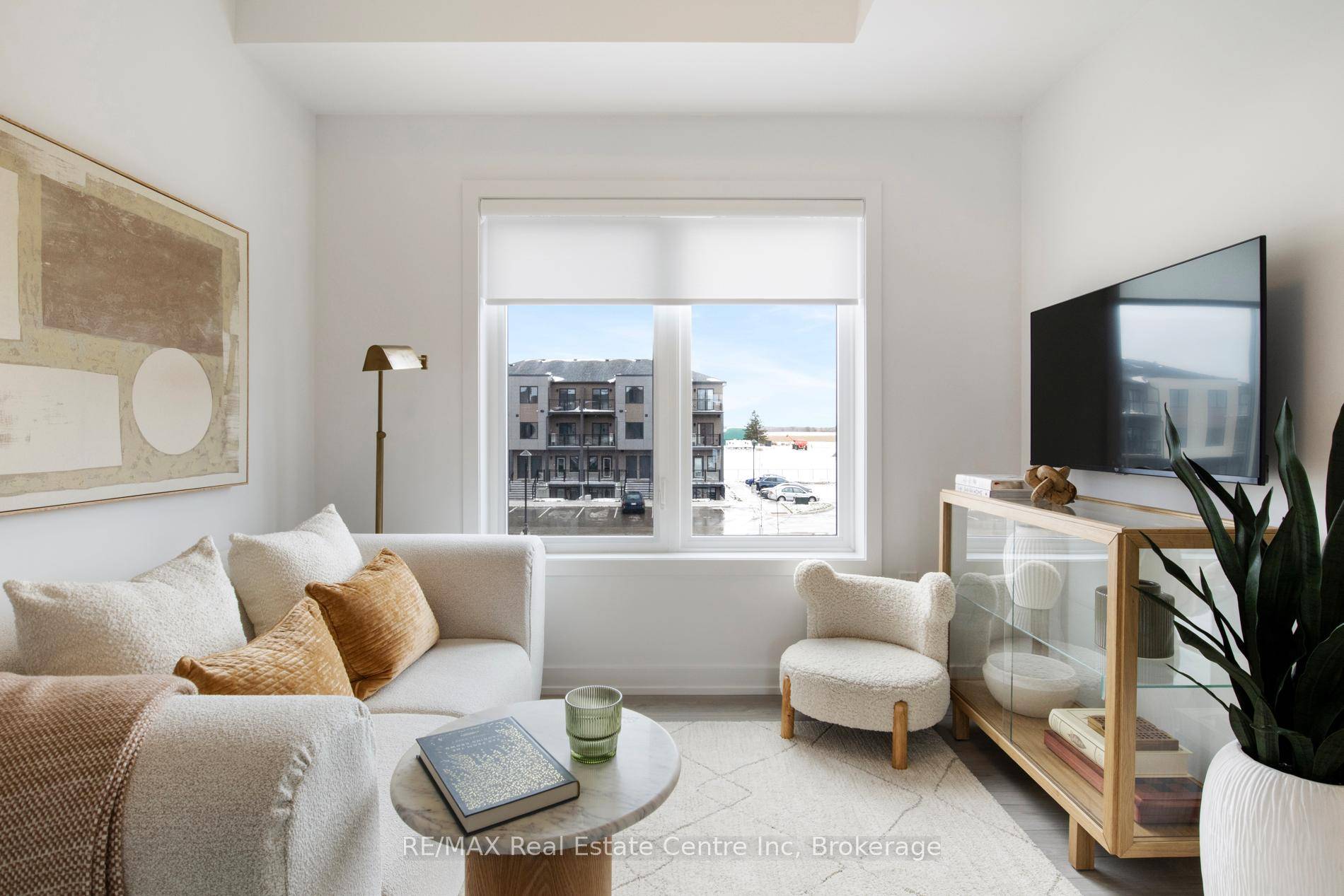 2 CAR PARKING Welcome Home to 63 940 St David Street N at Fergus's newest development Sunrise Grove !