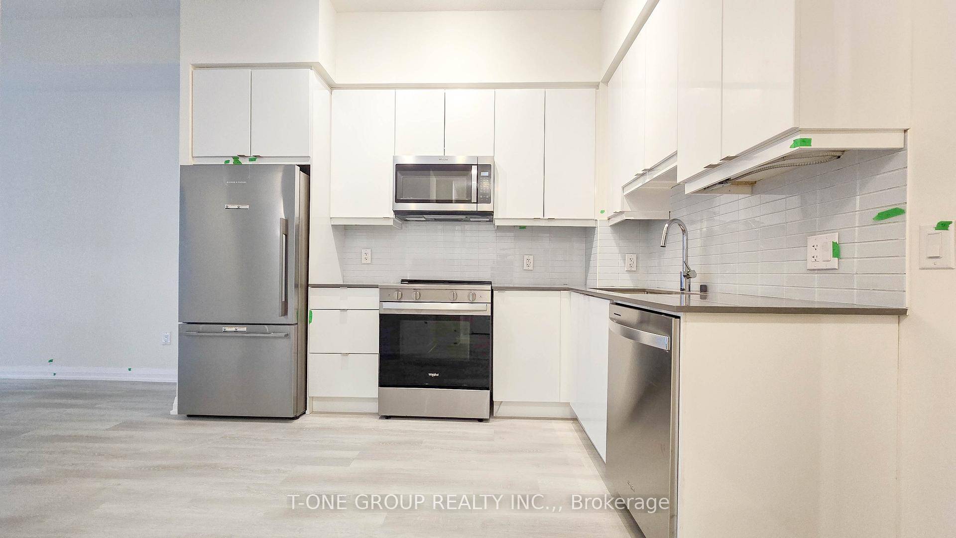 Luxurious Brand New 1 Bedroom Den Suite At Pinnacle Toronto East !