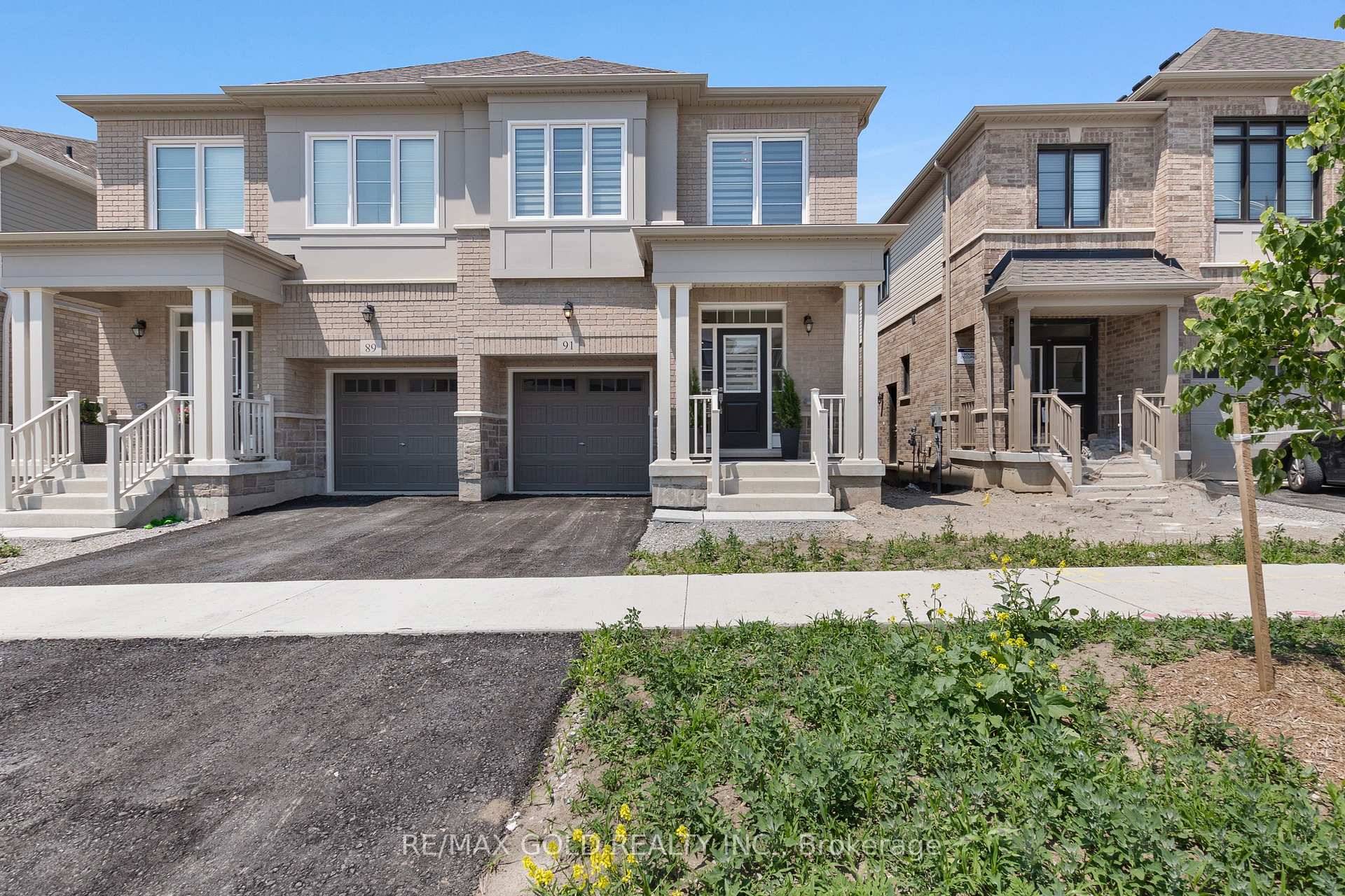 Stunning 2 year old Great Gulf built, semi detached home in South Barrie featuring a bright open concept layout with 9 ceilings, combined living dining room, and an upgraded kitchen ...