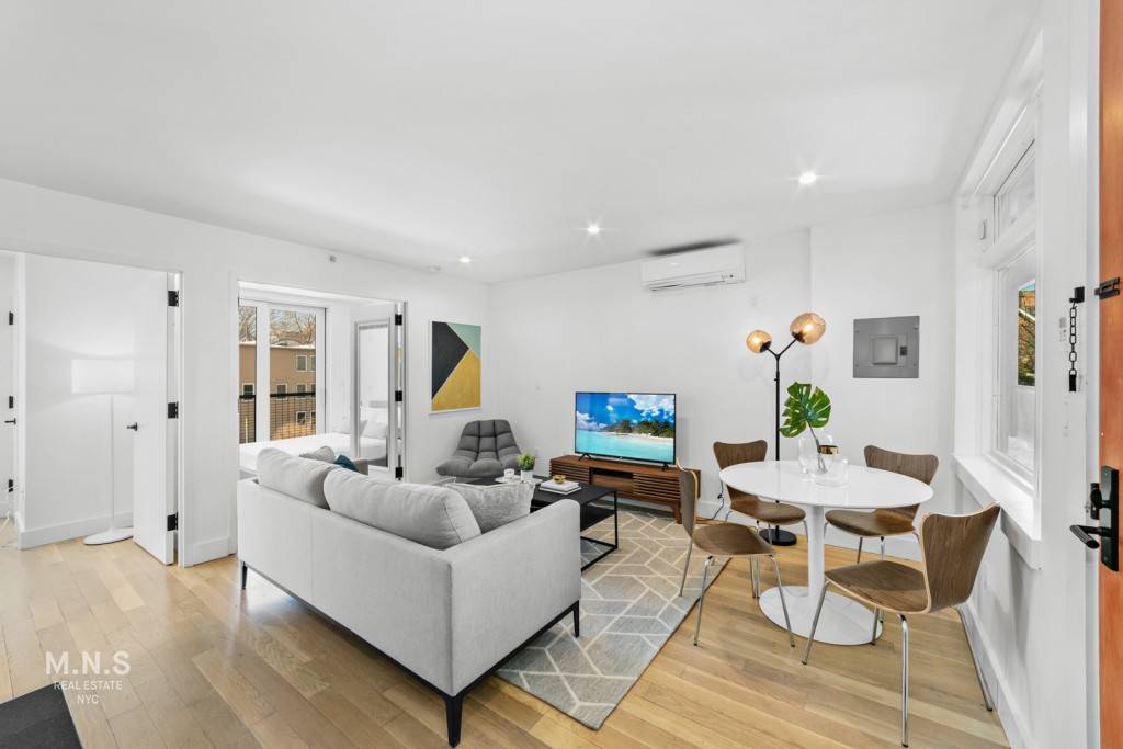 Beautiful Two Bedroom Apartment in Clinton Hill Available 10 5Pet Friendly Building No Pet Fee !