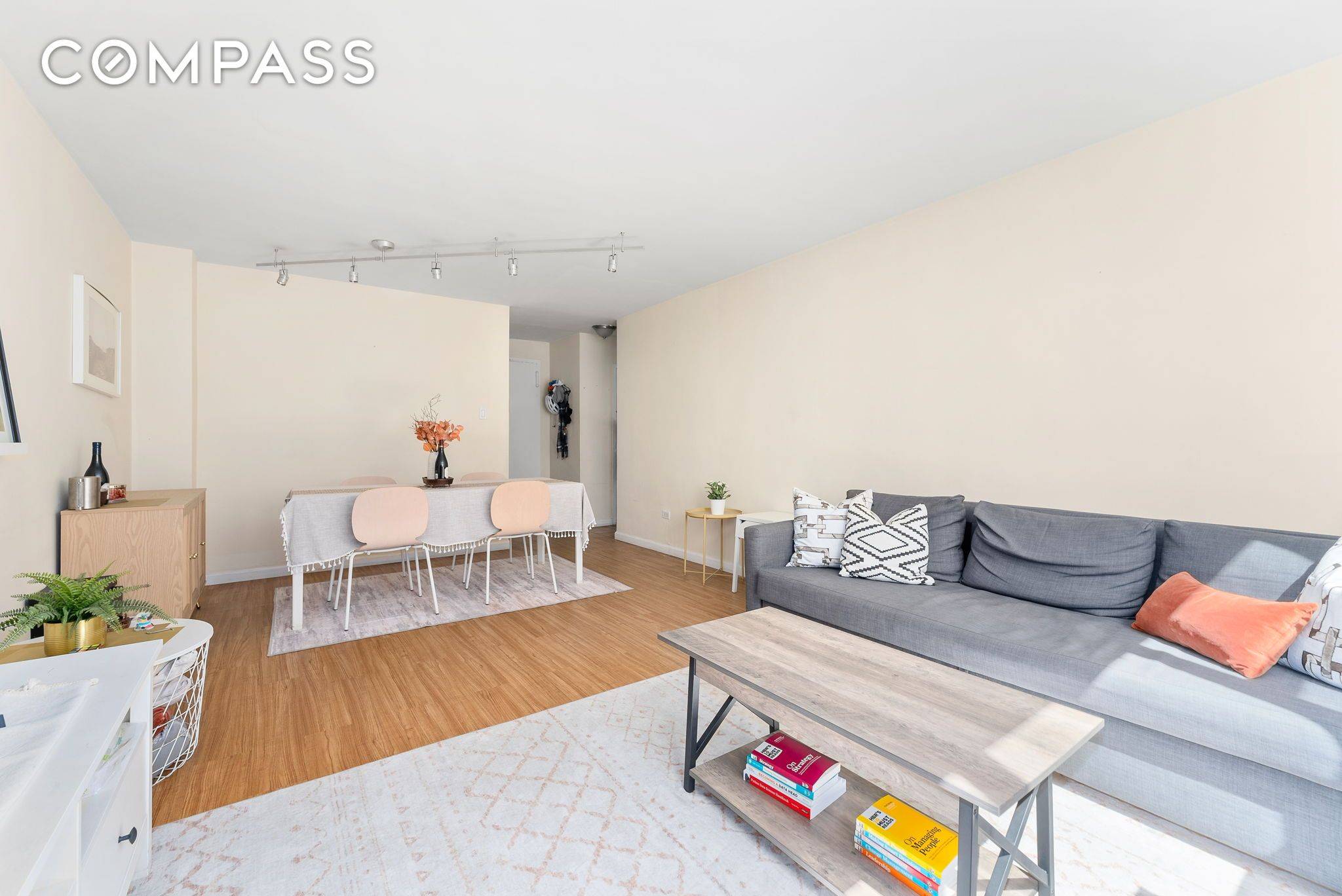 Bright and Peaceful One Bedroom Condo with River Views in Sutton Place Enjoy stunning eastern views of the river and bridge from this sun drenched one bedroom home in a ...