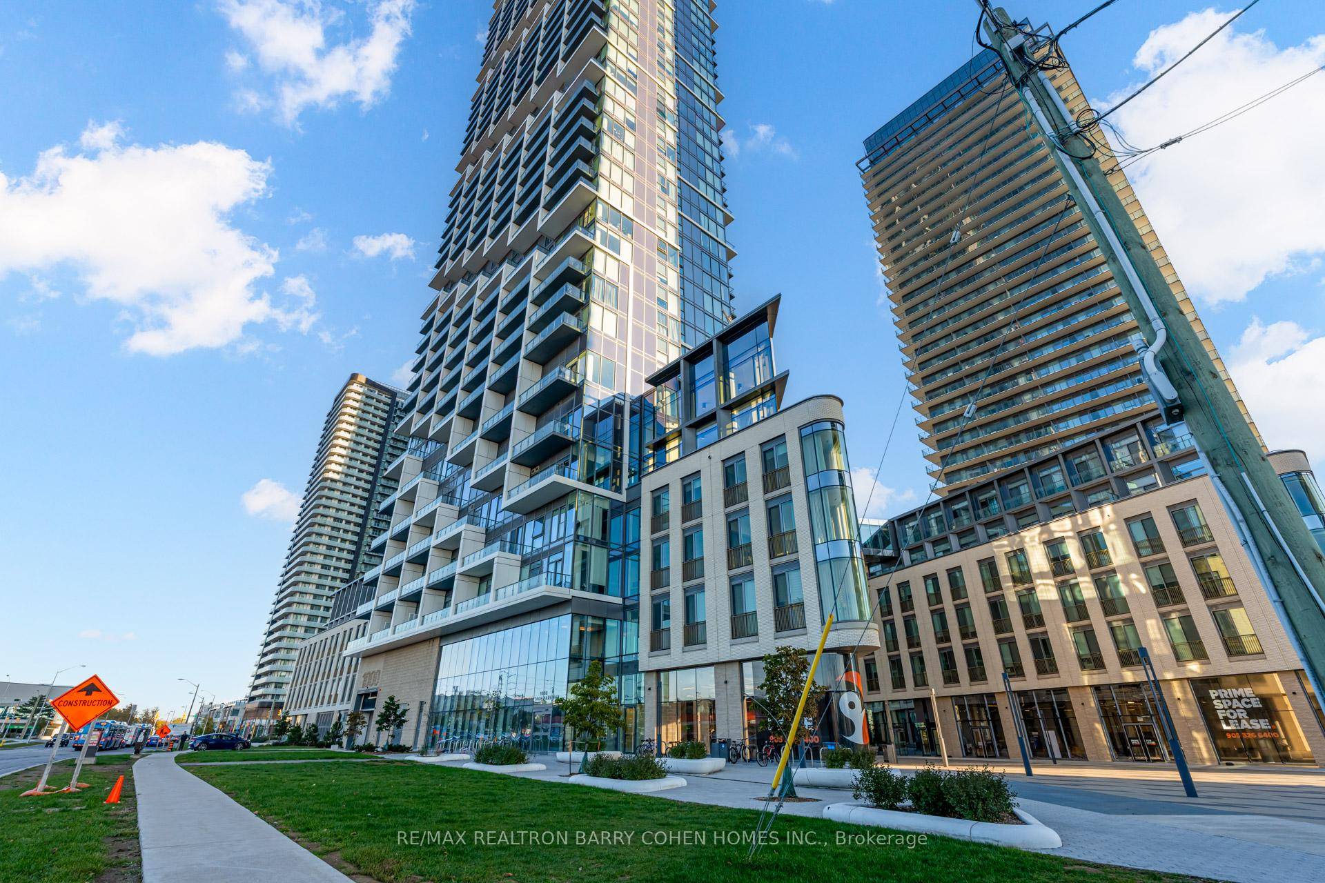 Welcome to this chic 1 bedroom suite in the luxurious Transit City Condos by Concord where modern design meets unbeatable convenience.