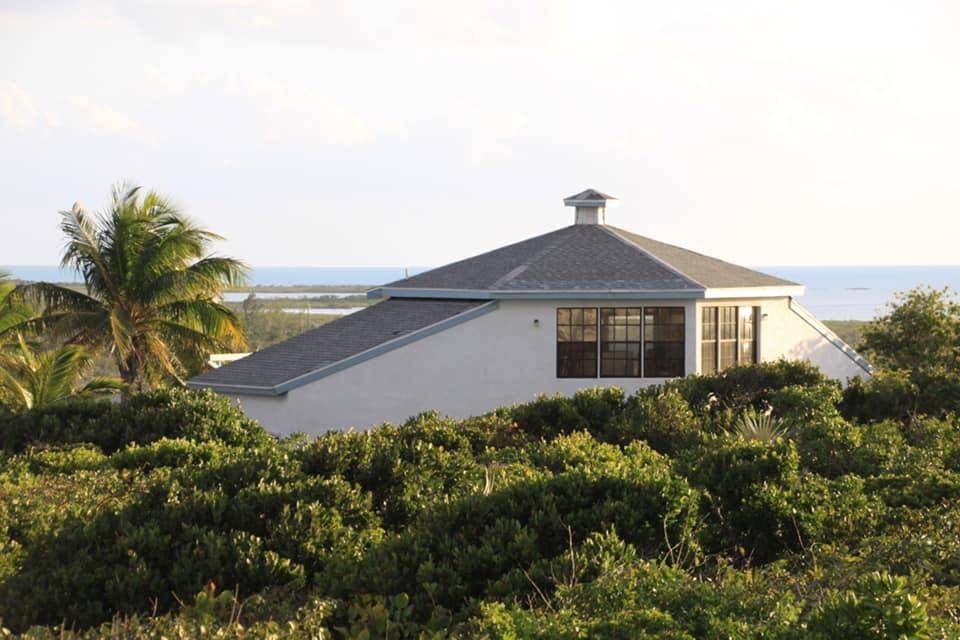 SUNSET HOUSE   4/2 Single Family Home Long-Island-Bahamas
