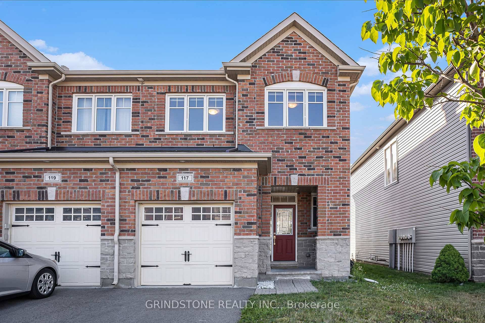 OPEN HOUSE SUNDAY 2 4PM Executive 3 bed 2.