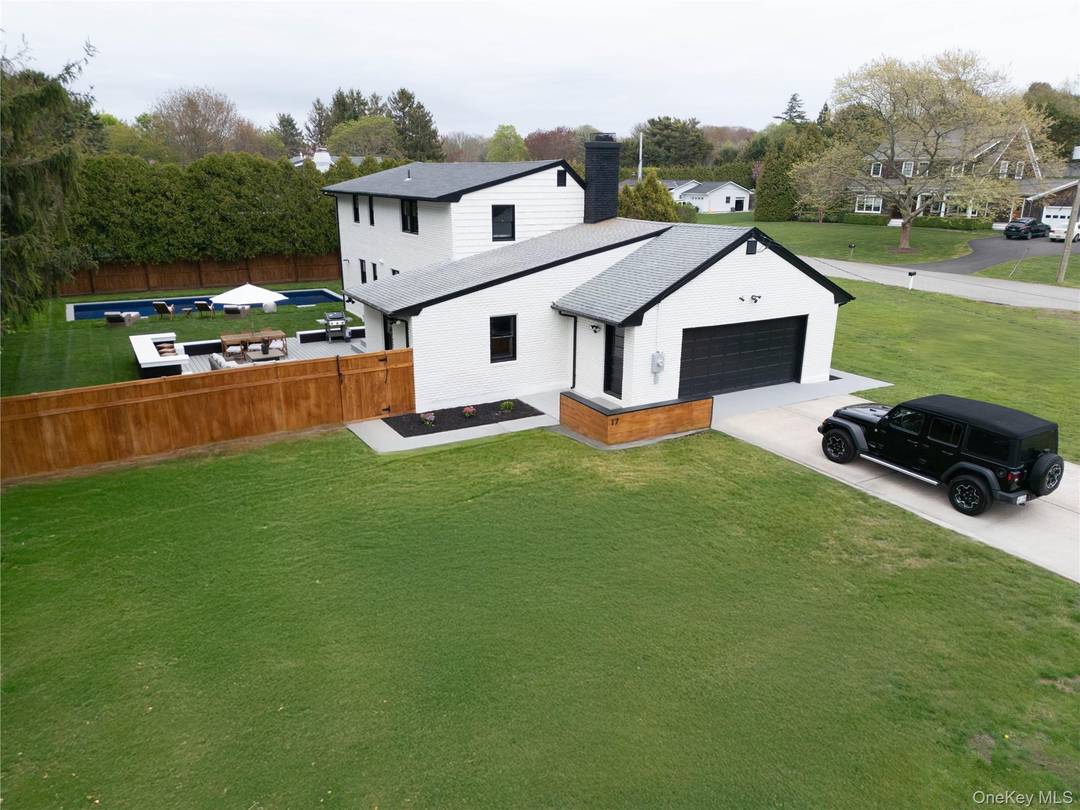 Welcome to your new stylish home at 17 Underhill Rd, Southampton, located in the heart of Suffolk County's sought after Southampton community.