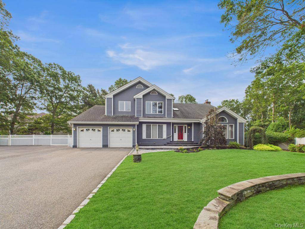 Welcome to 10 Cori Lane, located at the top of a private cul de sac with immediate access to 3, 473 Acres of Connetquot state park less than 1000 feet ...