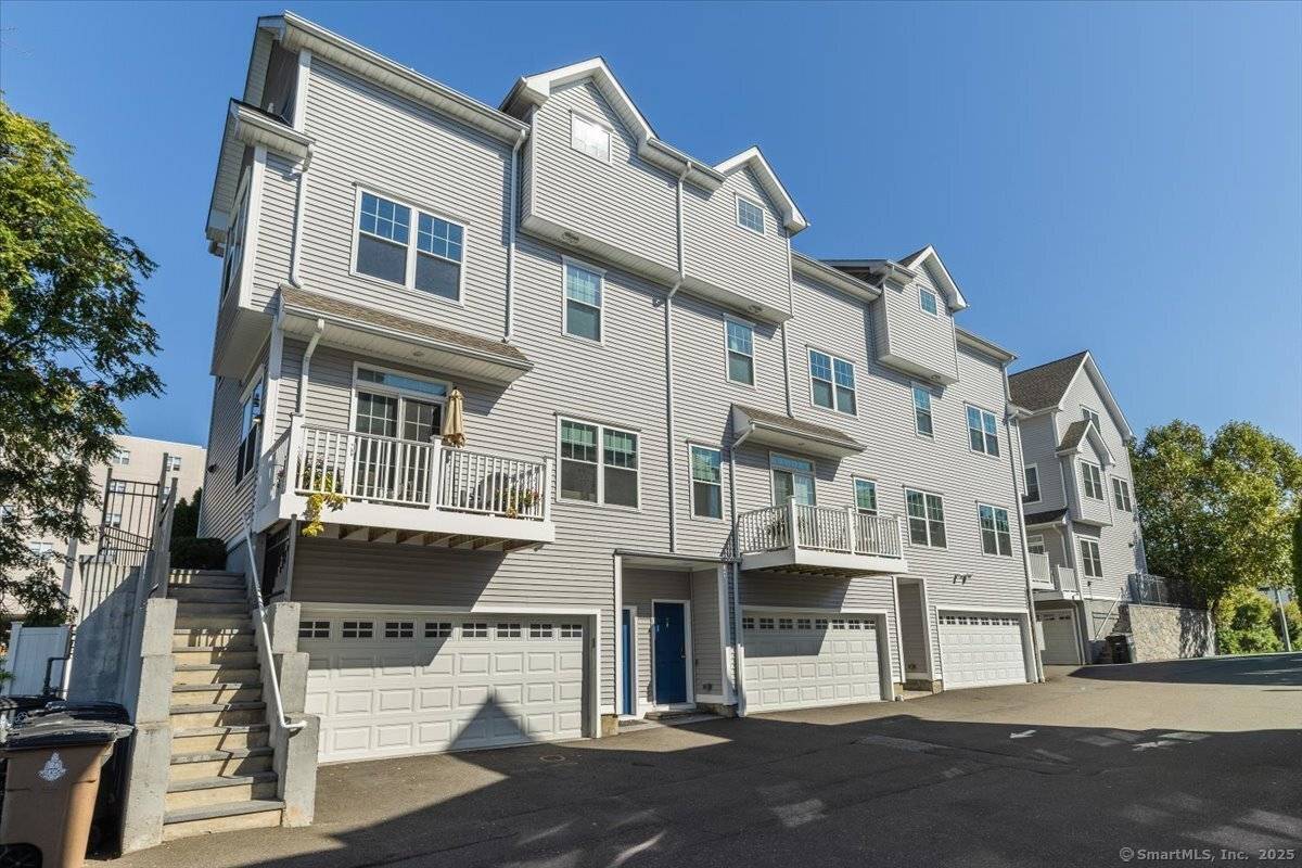 Welcome to the West Park Townhomes !