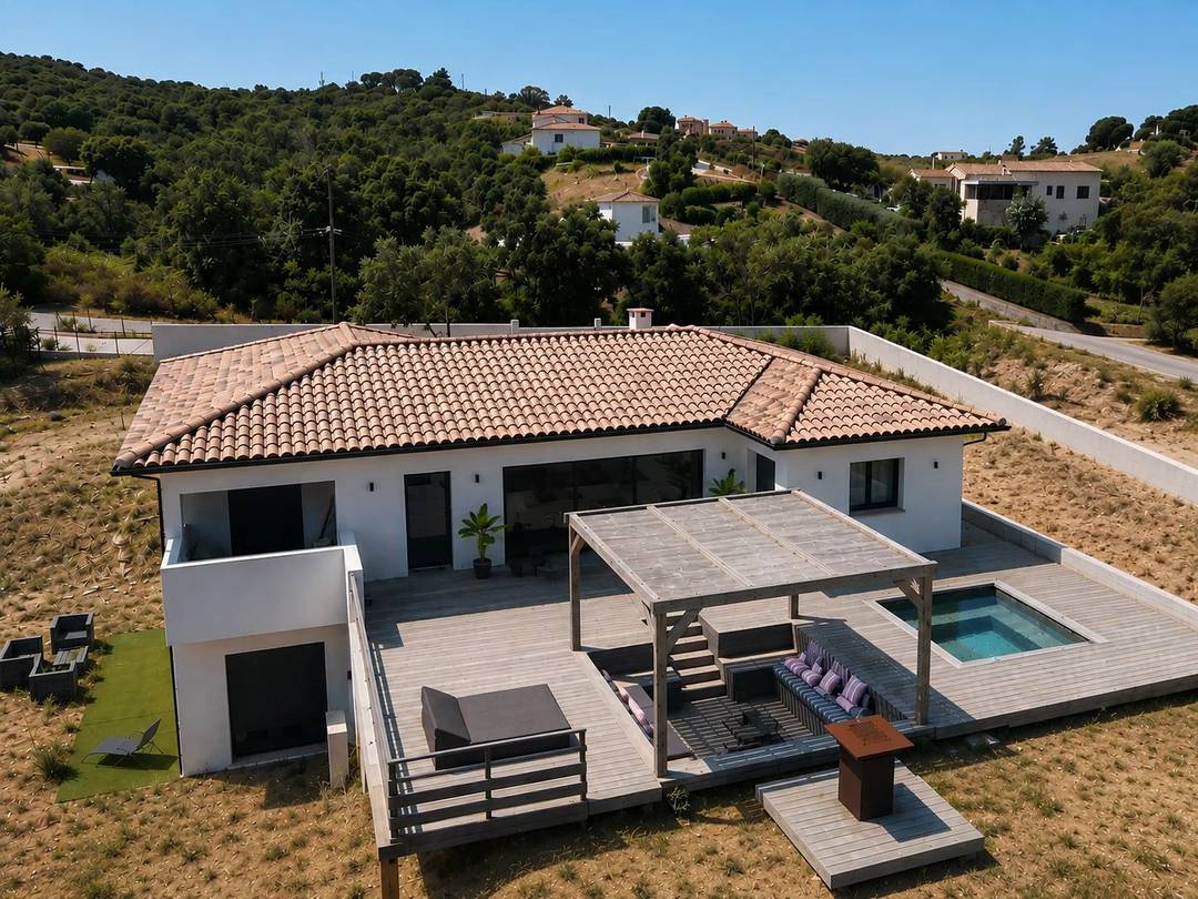 Porticcio - House with outbuilding