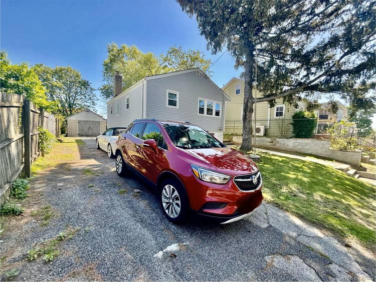 Excellent Large 3 bedroom detached single family home.