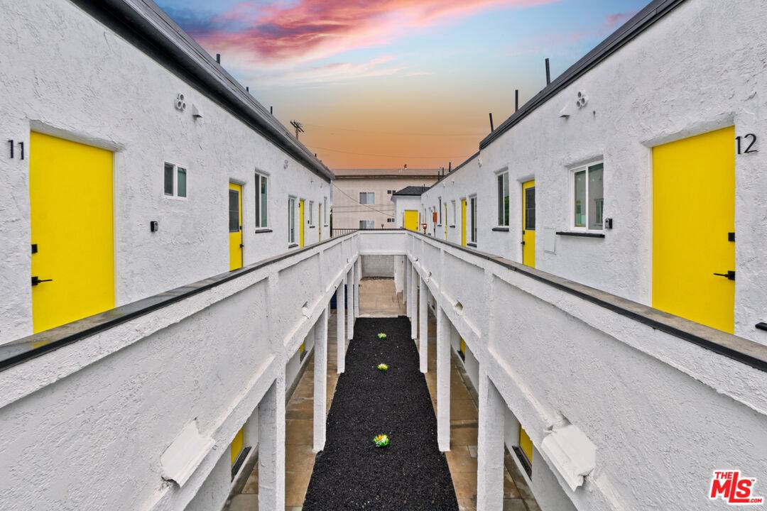 201  N Normandie Ave 18.0 Hancock Park LA
