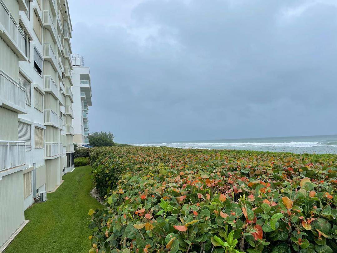 Available 2027 season ! This 1st floor condo is right on the beach in the desirable seaside town of Jensen Beach !