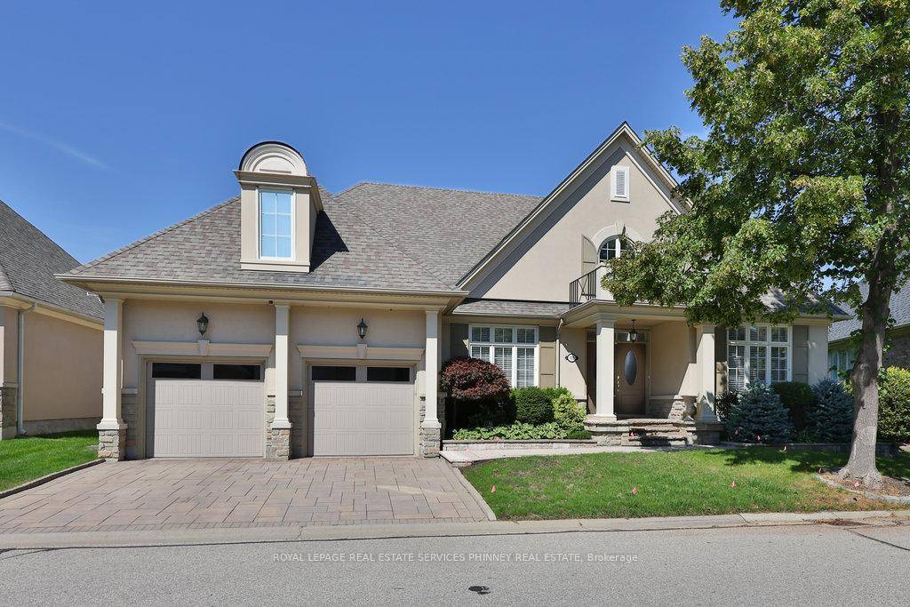 Exquisite bungaloft in sought after Watercolours community.