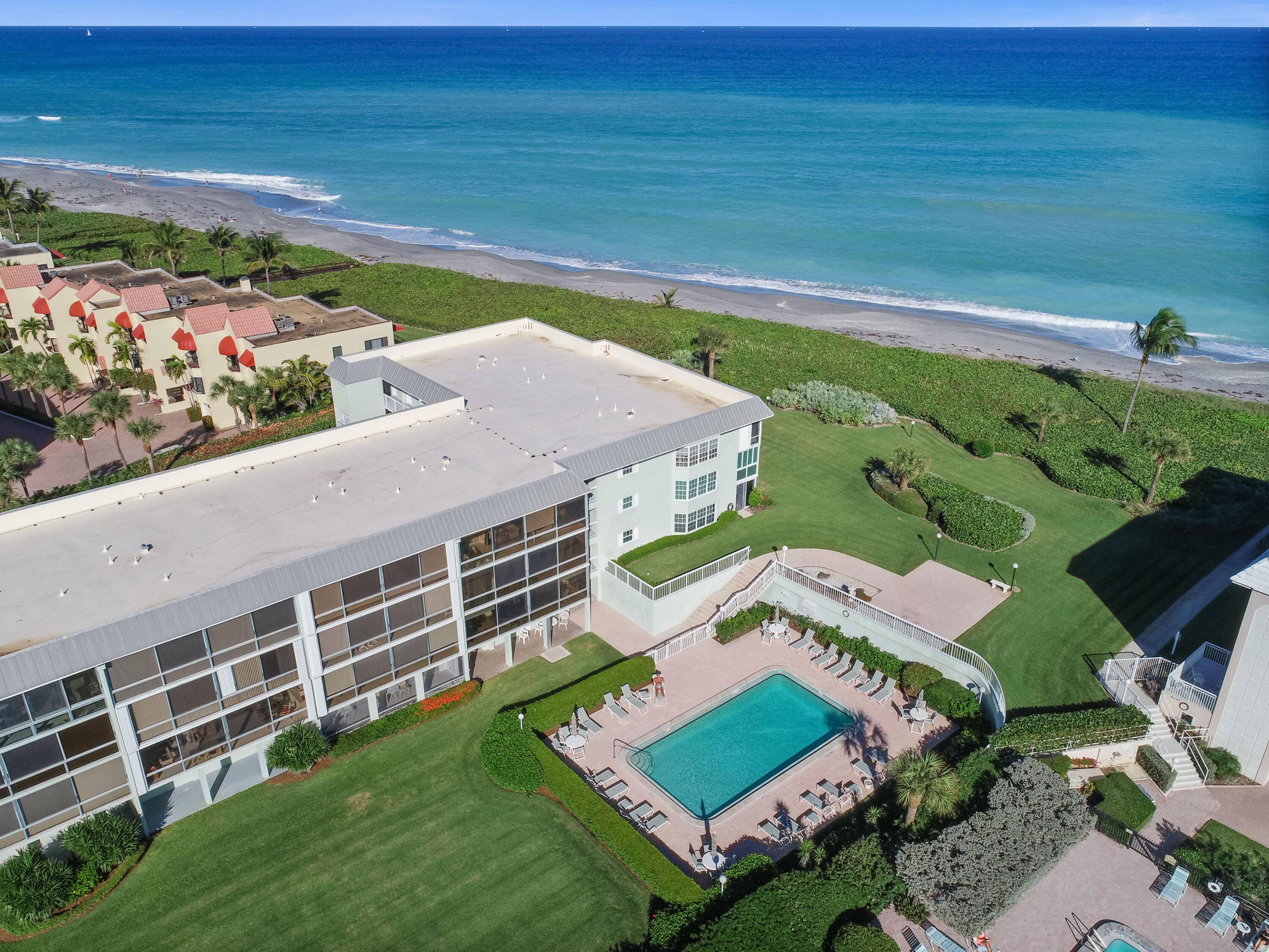 Modernized 2 Bedroom, 2 Bath Beachfront Condo Your Winter Getaway Awaits !