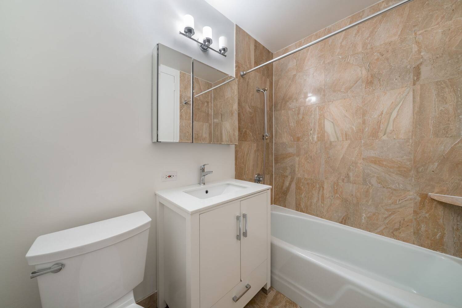 Elegant 3 Bedroom, 3 Bathroom Residence at The Alexandria, Upper West Side Experience refined living in this spacious corner home at 201 West 72nd Street, a full service luxury condominium ...