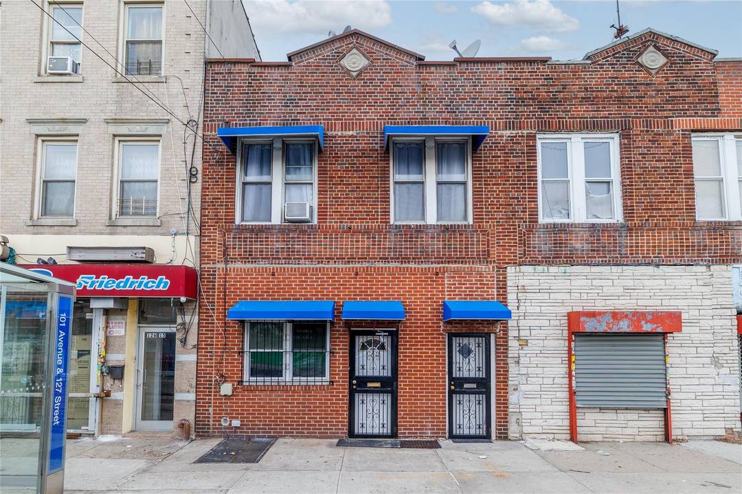 Excellent Condition, 2 Dwelling House 3 Bedrooms Over 3 Bedrooms, 3 Baths.