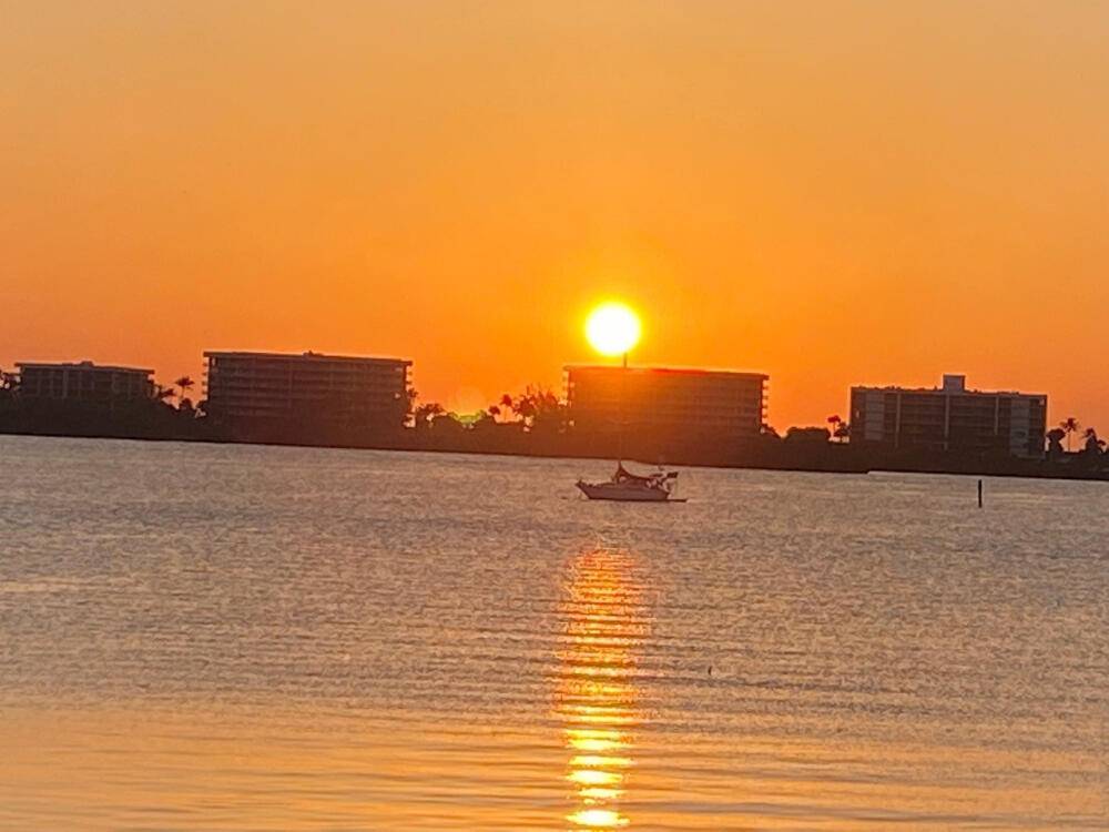 Come see this 2 bedroom 2 bathroom unit in this building directly on the intracoastal.