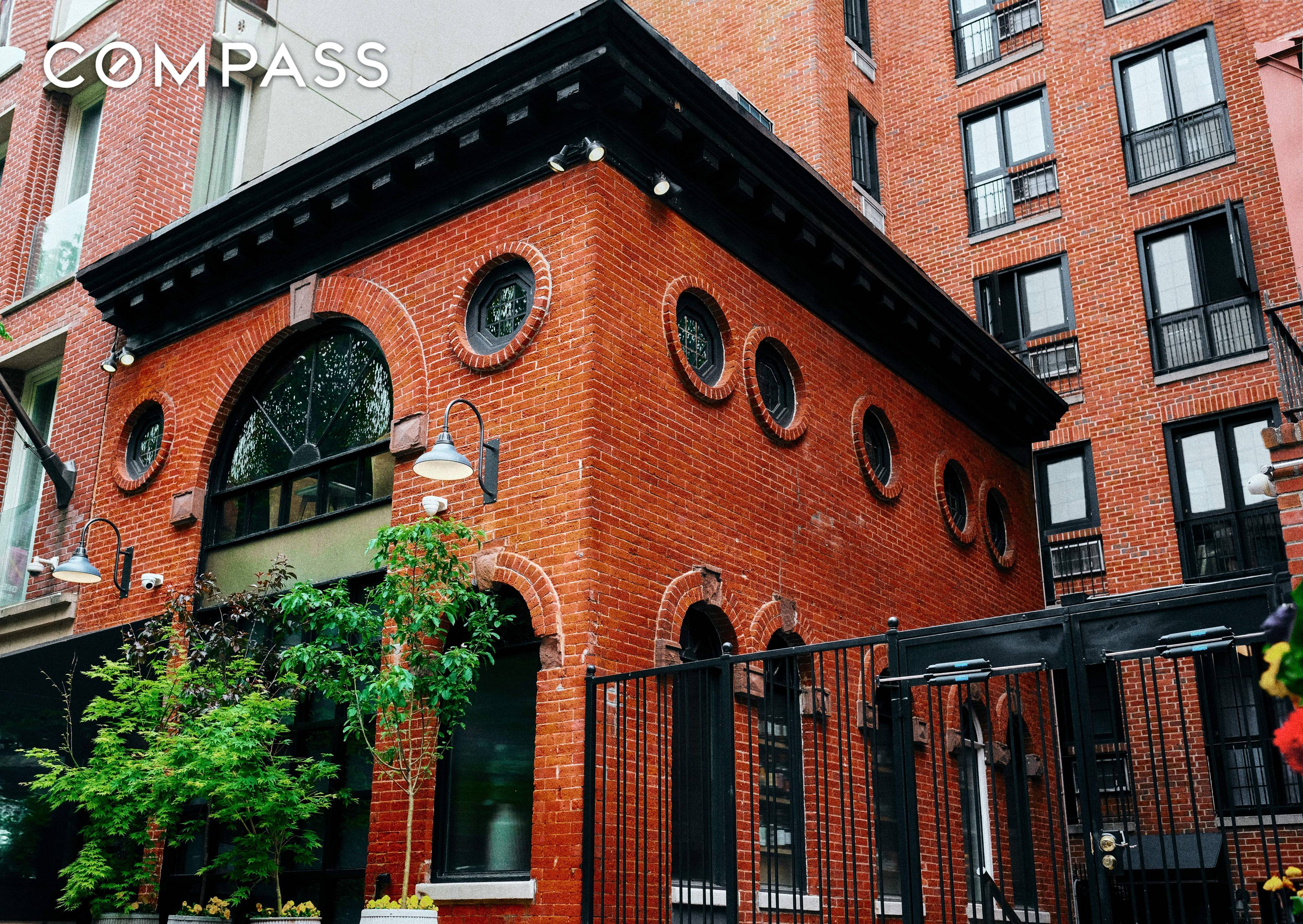 Anagram Gramercy is the rare opportunity to call one of New York s most historical and sought after neighborhoods home.