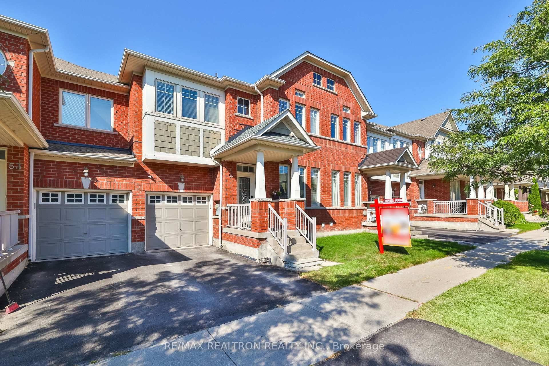 Come amp ; Fall in Love With This Stunning 4 Bedroom Freehold Townhouse In The Highly Sought After Jefferson Neighbourhood !
